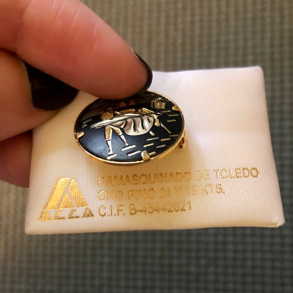 NWT Vintage Damasquinado de Toledo 24K and 18K Gold Spanish Bull Fighter Brooch - Picture 3 of 5